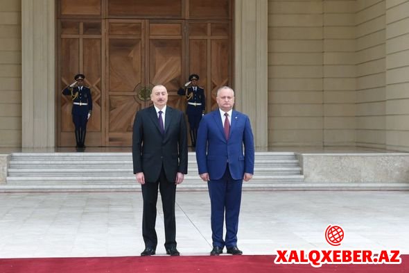 Moldova prezidentinin şərəfinə rəsmi nahar verilib 