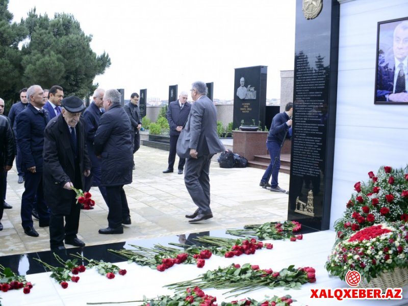 Natiq Əliyevin məzarı ziyarət edildi - Fotolar