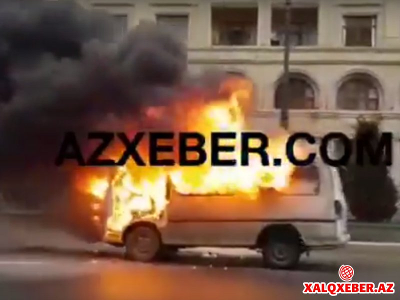 Heydər Əliyev prospektində hərəkətdə olan avtomobil yanaraq kül oldu (VİDEO)
