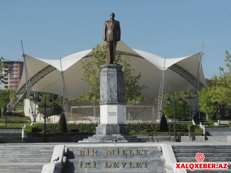 Prezident Ankaradakı Heydər Əliyev Parkında - Fotolar