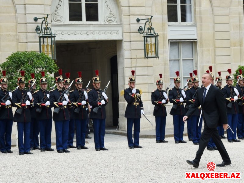 İlham Əliyev Fransa prezidenti ilə görüşdü 