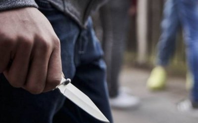Şirvanda 63 yaşlı kişi 27 yaşlı qızı bıçaqlayıb - Rəsmi