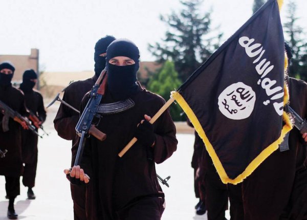 Öldürülən hərbçinin maşınında İŞİD bayrağı tapıldı - FOTO