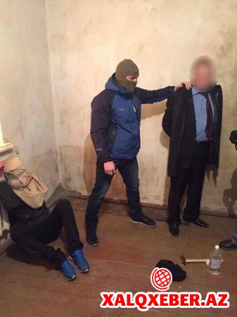 Ukraynada oğurlanan deputatın başında torba ilə FOTOLARI paylaşıldı