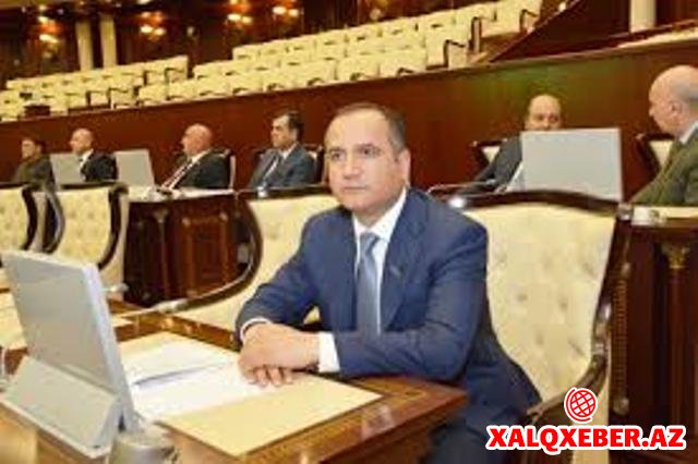 Kamera, mikrafon fobiası olan “lal deputat”: Kəmaləddin Qafarov susur, rüşvət danışır