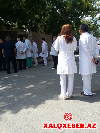 Respublika Klinik Xəstəxanasında həkimlərdən pul yığılır - SƏBƏB
