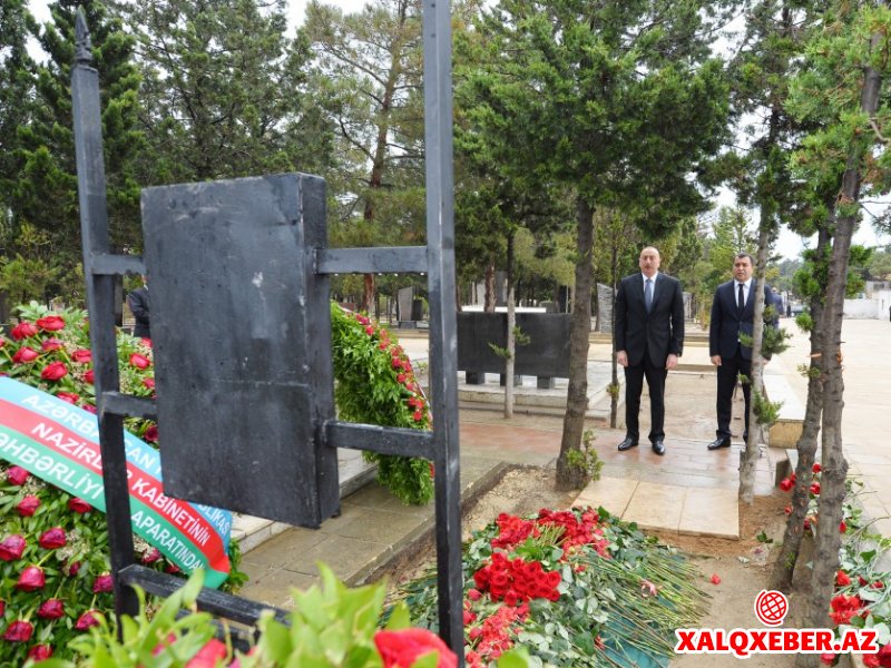 Prezident Natiq Əliyevin məzarını ziyarət etdi - Ailəsi ilə görüşdü