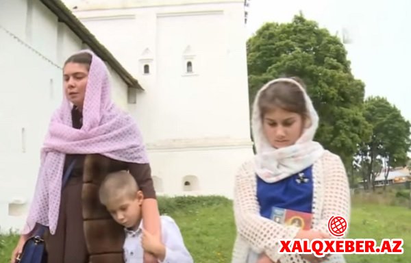 Azərbaycanlı oliqarxın oğlu birgə yaşadığı qadını iki uşaqla küçəyə atıb - Video