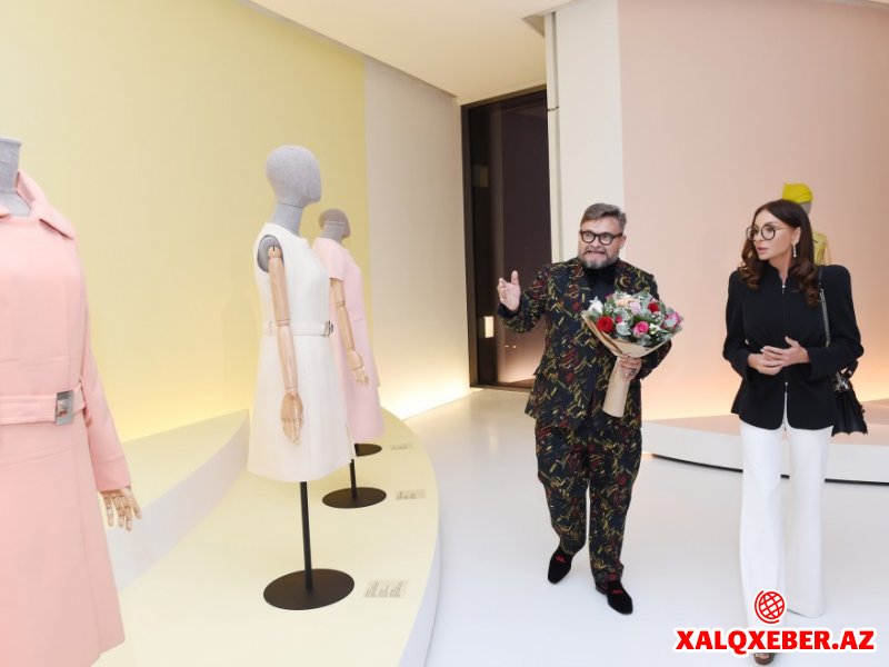 Mehriban Əliyeva “Modernizm və moda” sərgisinin açılışına qatılıb - FOTOLAR