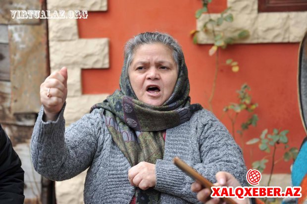 Bakıda deputatın şirkətinin məhəlləyə gecə basqını: “Bir də gördük evin damını uçururlar…” (FOTO)