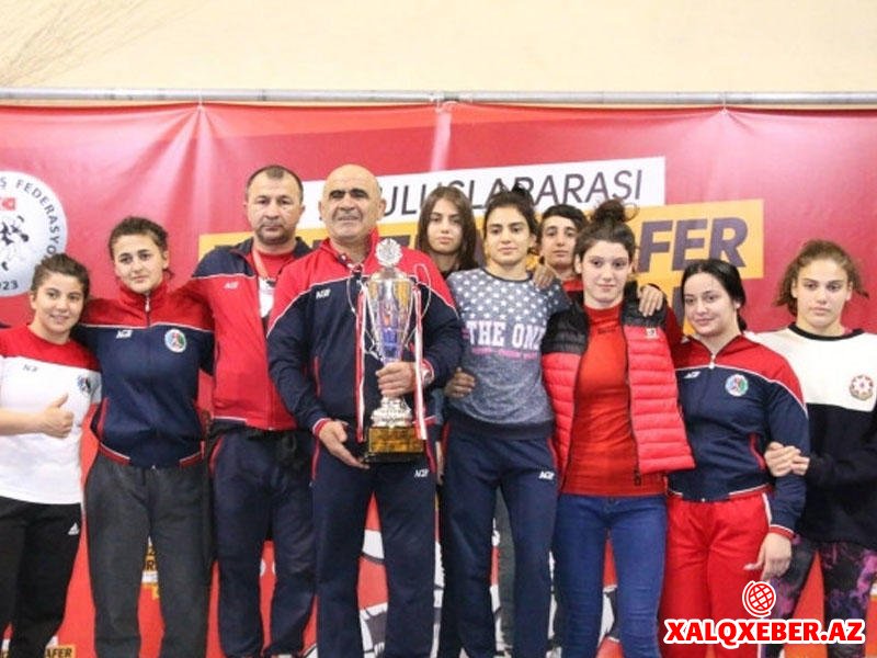 Azərbaycan güləşçiləri 20 medal qazandılar