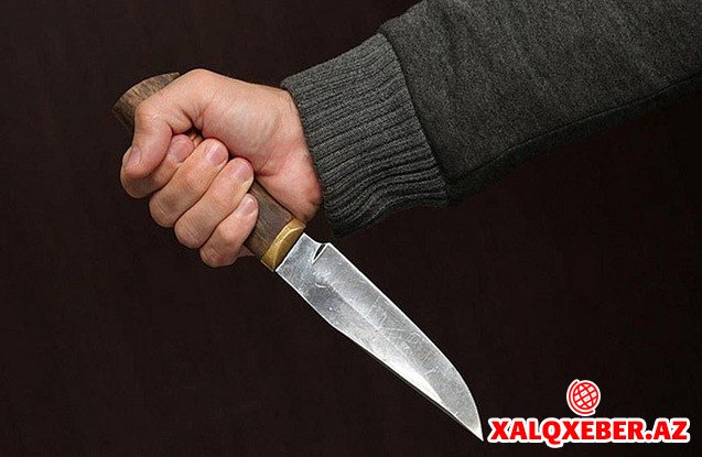 Salyanda 27 yaşlı oğlan özünü bıçaqlayaraq öldürüb