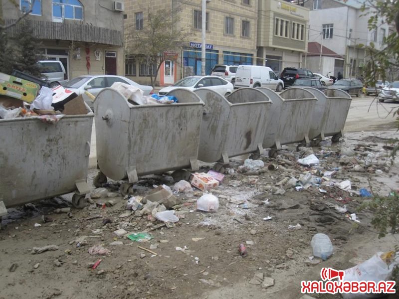 Xırdalanın xırda olmayan dərdi: Bərbad yollar, sökülmüş səkilər, palçıqlı küçələr… – VİDEO