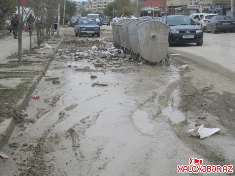 Xırdalanın xırda olmayan dərdi: Bərbad yollar, sökülmüş səkilər, palçıqlı küçələr… – VİDEO