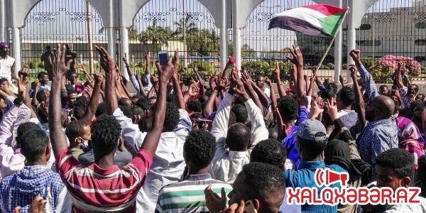 Sudan prezidenti həbs edildi, hərbi rejim elan edildi (RƏSMİ)