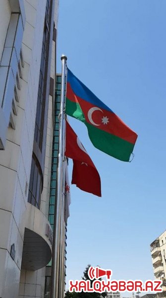 Məşhur klinikadan Azərbaycan bayrağına hörmətsizlik - FOTOLAR