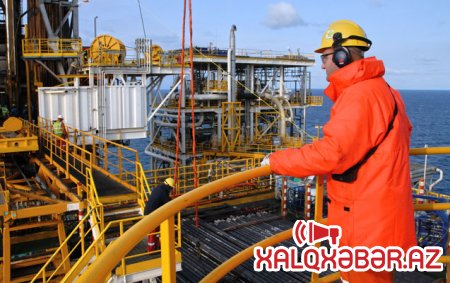 SOCAR 700 neftçini təxliyyə etdi - Küləyə görə