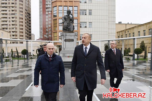 Prezident Xətainin heykəlinin köçürüldüyü parkda - FOTOLAR