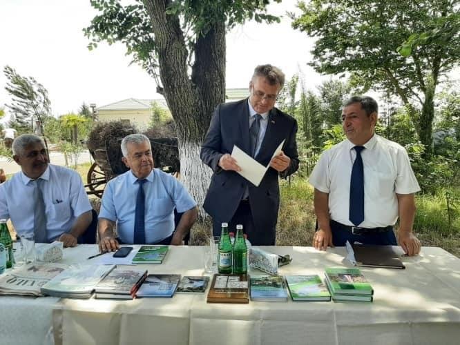 Azərbaycan təbiətindən bəhs edən sanballı əsər