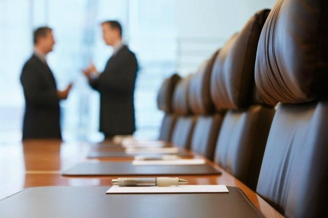 Deputatlar, məmurlar dil imtahanına çəkilməlidir? – Paşazadə gündəmi