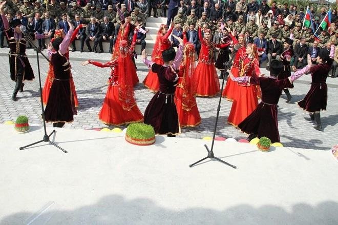 Bu savadsız “alimlər” Novruza fars ünsürləri saldı - ARAŞDIRMA
