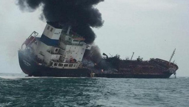 Rusiyanın hərbi gəmisi yandı