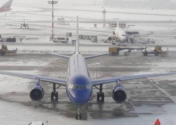 Moskvanın hava limanlarında uçuşlar ləğv edildi