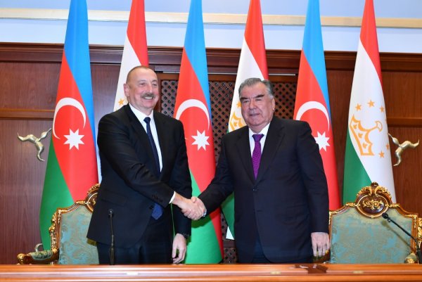 Bu gün Tacikistan və Azərbaycan iki sabit dövlətdir