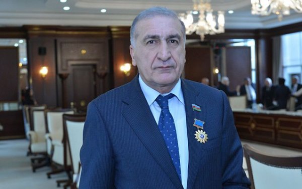 İqbal Məmmədov fotolarla şantaj edildiklərini təsdiqlədi