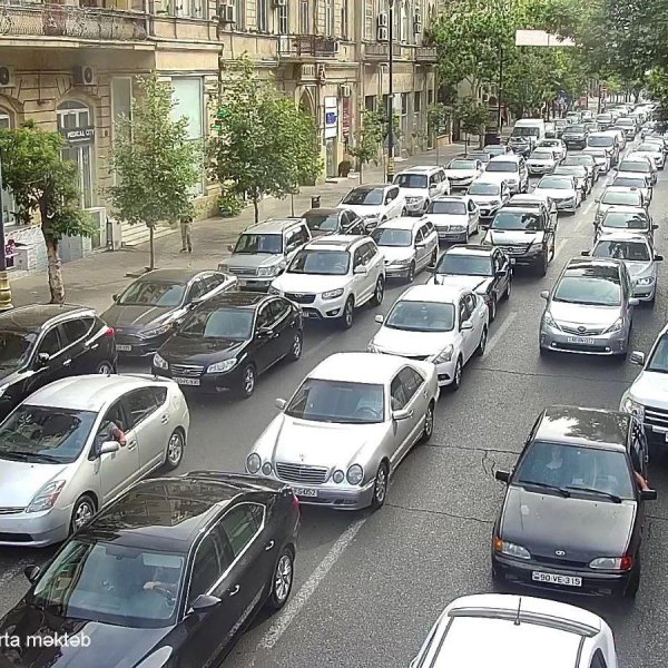 Hazırda tıxac olan yolların SİYAHISI