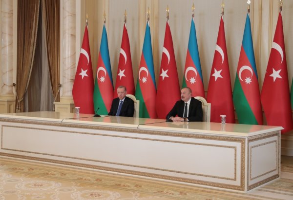 Əlaqələrin inkişafında mühüm rol oynayan səfər