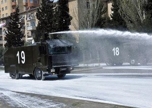 Bakı qonaq qəbuluna hazırlaşır: şəhər yuyuldu - Foto