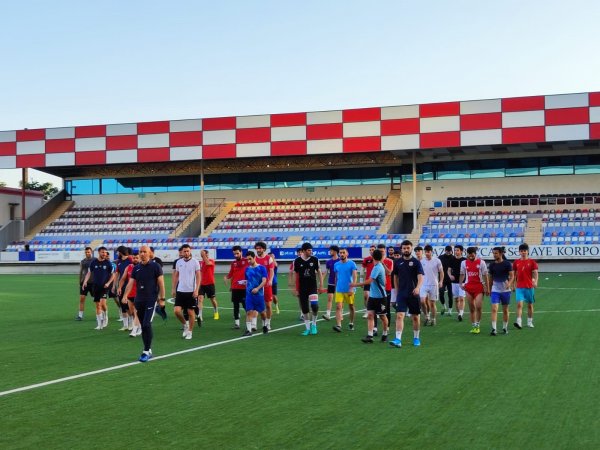 "İrəvan " Futbol Klubu  ASK Arenada məşqlərini  davam etdirir