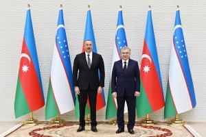 İlham Əliyev Şavkat Mirziyoyevi təbrik etdi