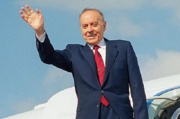 Ulu Öndər Heydər Əliyev və Azərbaycan gəncliyi
