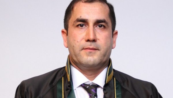 Vəkilə qarşı rüşvət ittihamı - BƏRAƏT HÖKMÜ ÜÇÜN 20 MİN ALIB?