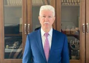 Başçının `SAĞ ƏLİ` də, `SOL ƏLİ` də `BUDANDI`: BƏS ÖZÜ... - İLGİNC GƏLİŞMƏ
