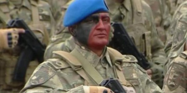 Hadrutda səngərdə olan zabitdən Ali Baş Komandana təsirli müraciət - "Arazqırağındakı düşmən mövqelərini darmadağın etmişəm"