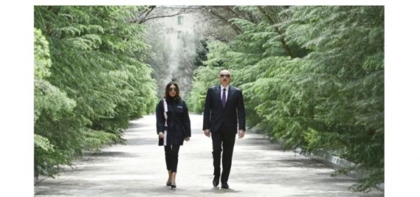 Prezident və birinci xanım Bakıda inşası davam etdirilən Zəfər parkında olublar