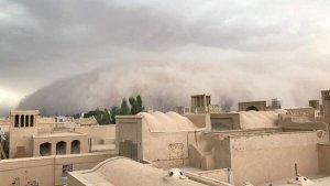 İranda qum fırtınası - Ölənlər var