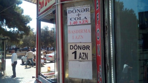UCUZ ÖLÜM ELƏ BUDUR: 1 manatlıq dönər... - AXI NİYƏ?