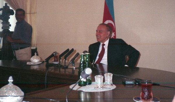 Heydər Əliyev Bolqarıstan türklərini necə xilas etdi?