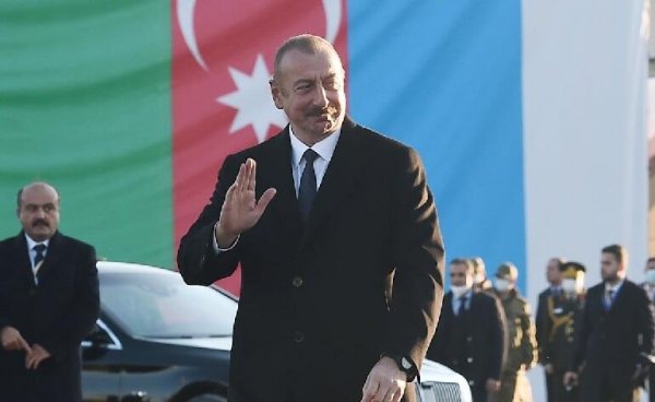 Saakaşvili, Əliyev və Ərdoğanın bu fotosu İranı silkələdi