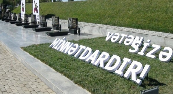 "Oğlumun xatirəsinə bulaq düzəltmək adı ilə pulumuzu alıb..." - Şəhid ailəsindən İDDİA