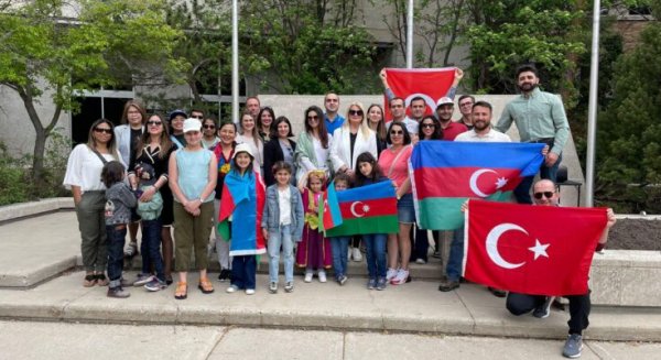 Kanadanın Saskatun şəhərində Müstəqillik Günü qeyd edilib-Foto