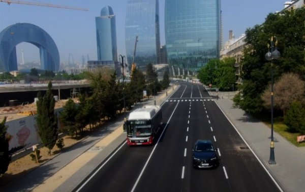 8 Noyabr prospektinin bağlanan hissəsi açıldı