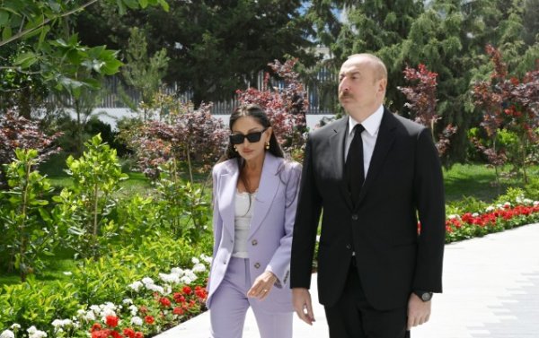 Prezidentlə xanımı Nəbatat Bağında görülən işlərlə tanış oldu - Fotolar