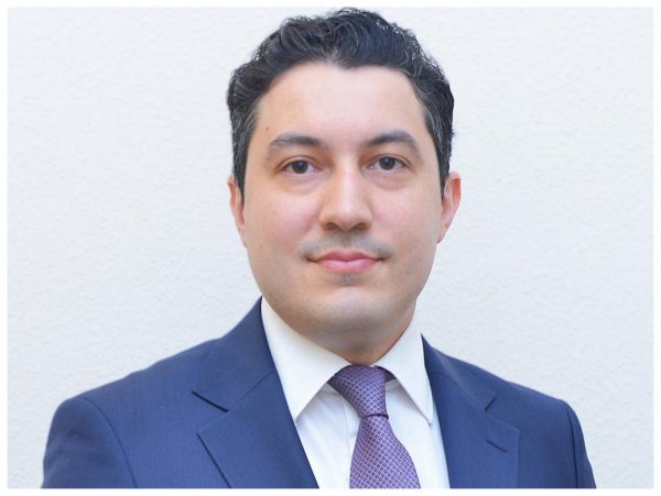 Ədliyyə naziri özünə yeni müşavir təyin etdi