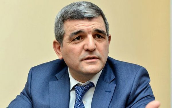 Fazil Mustafa dini kəbinə qarşı çıxdı