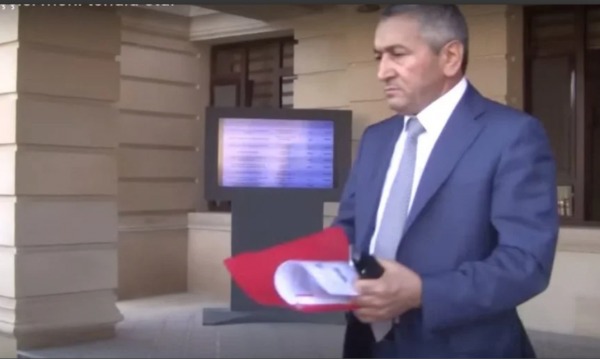 Adil Vəliyevin adına 2 milyon manatlıq avtosalon-Rəsmi sənədlər